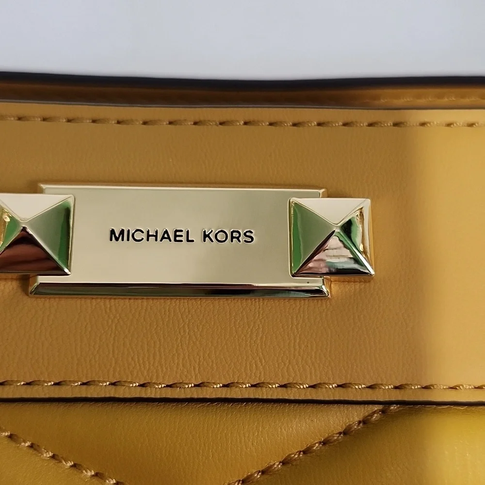 🌷🪻MICHAEL KORS Whitney Golden Rod Shoulder Tote NWT - Picture 2 of 7